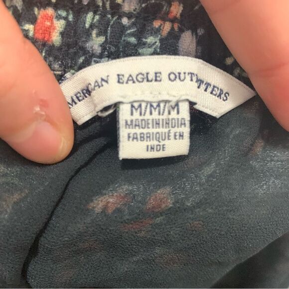 American Eagle Flowy Floral Shorts Size Medium - Picture 6 of 6